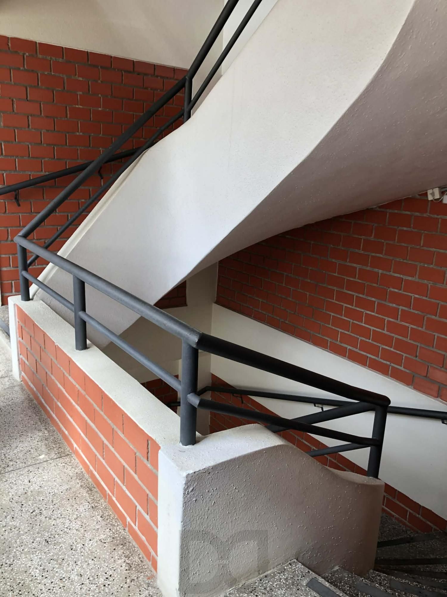Predio residencial sendo uma cobertura e mais 03 apartamentos — foto 25