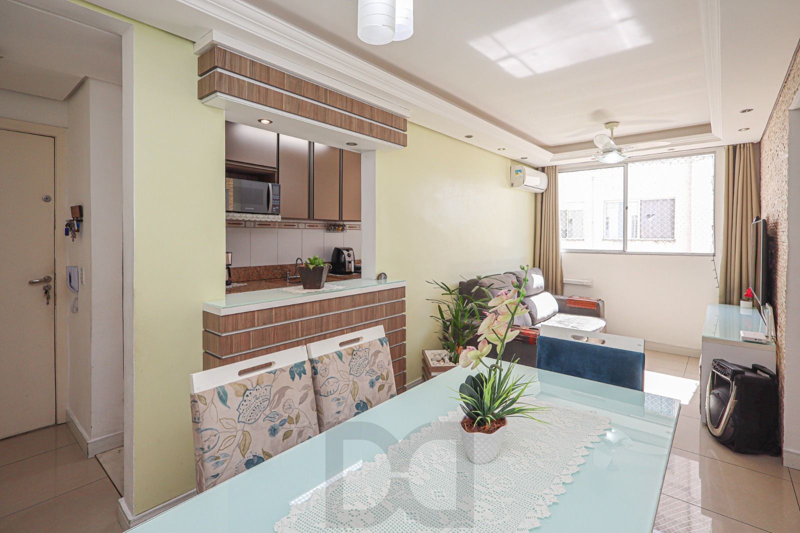 Apartamento Semimobiliado à Venda em Porto Alegre, RS — foto 2