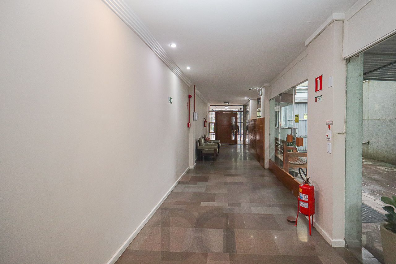 Apartamento 02 dormitórios no Bairro Floresta em Porto Alegre — foto 32