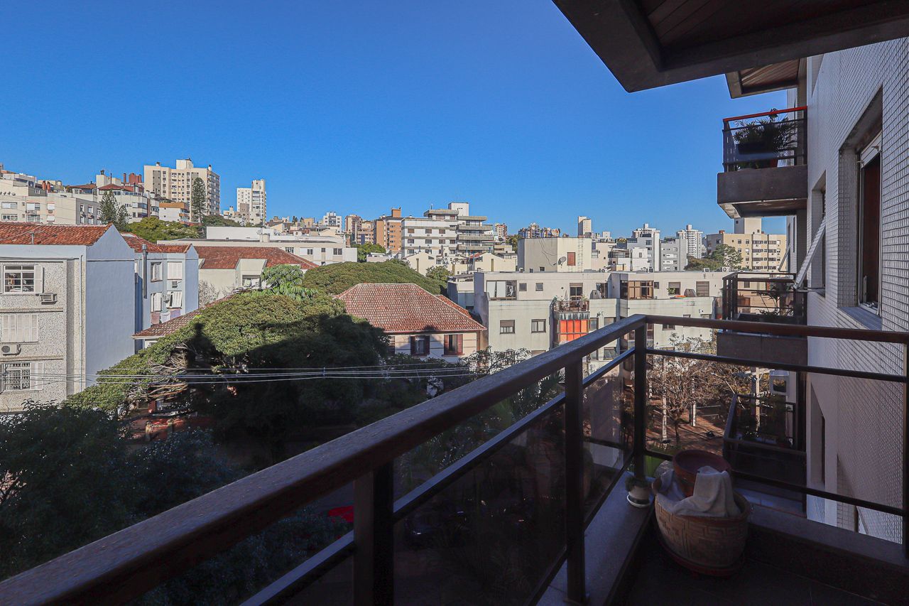02 quartos no Bairro Higienópolis com Churrasqueira, Garagem e elevador — foto 13