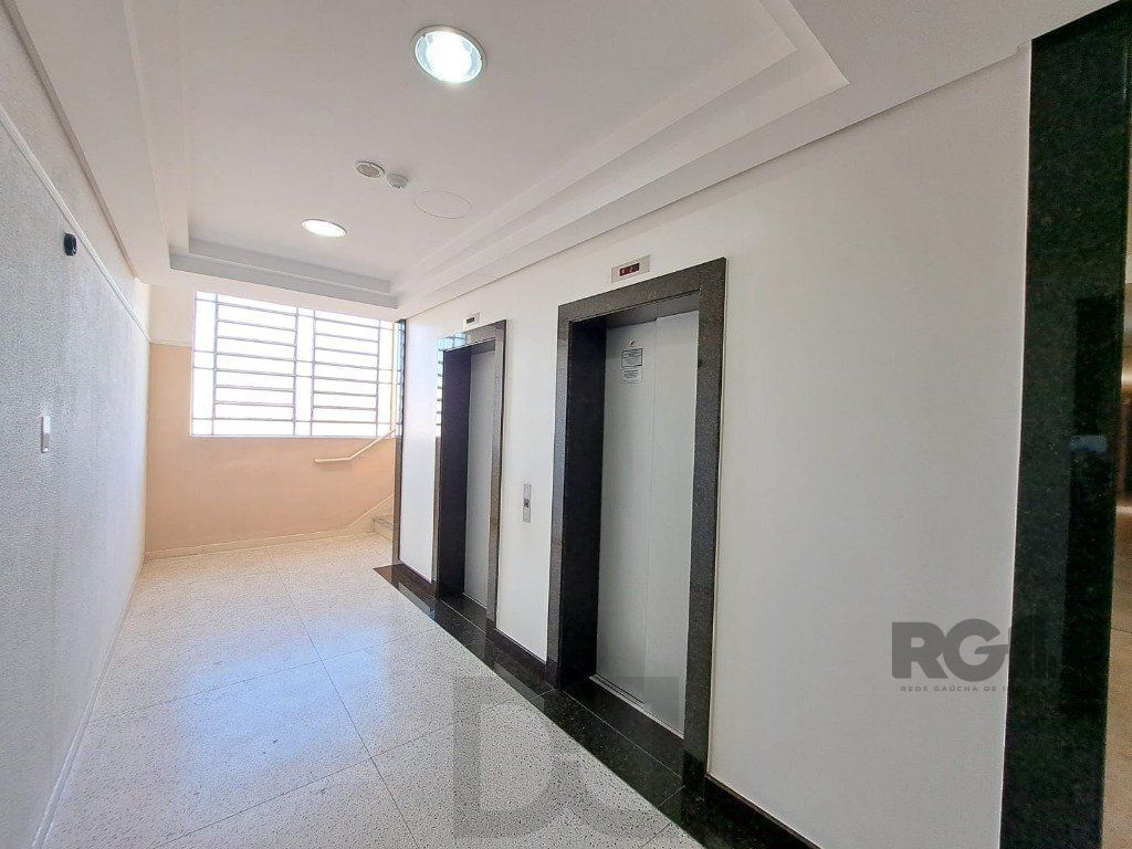 Vendo excelente cobertura com vista cinematografia, no Bairro Floresta. — foto 3