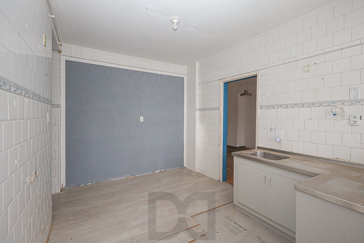 Apartamento 02 dormitórios no Bairro Floresta em Porto Alegre — foto 18