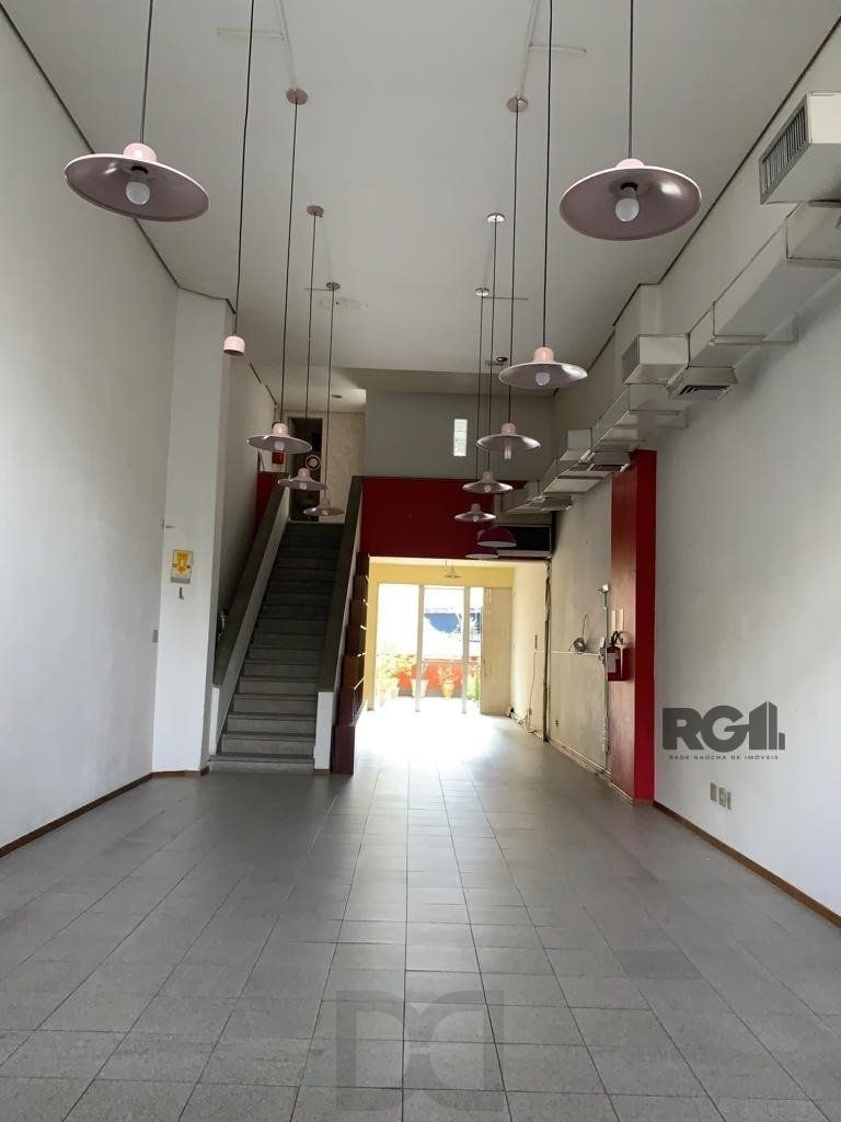 Loja comercial, disponível para venda e locação na Avenida Cristóvão Colombo — foto 1