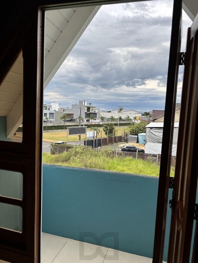 Casa em Condomínio com 3 Dormitórios, Suíte, Sótão e 2 Vagas — foto 2