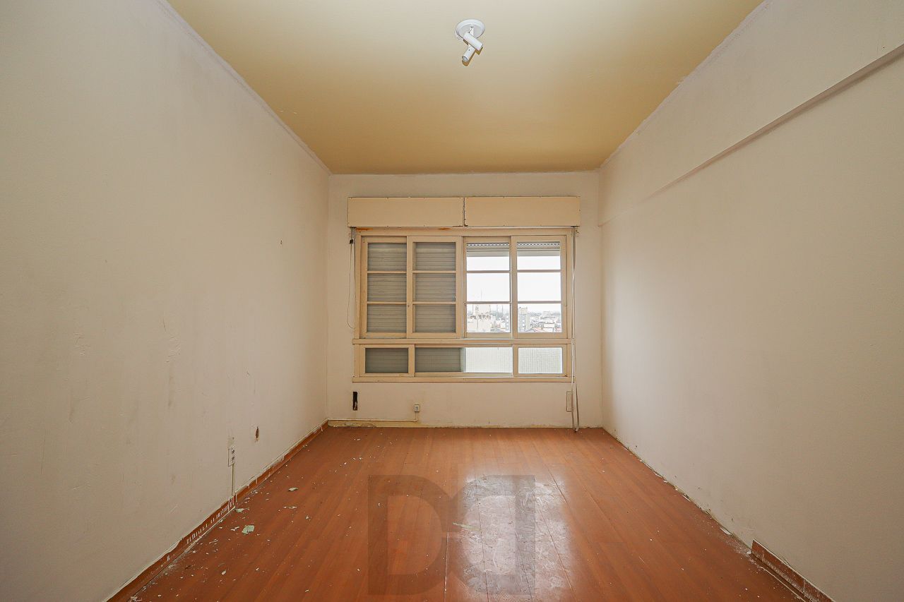 Apartamento 02 dormitórios no Bairro Floresta em Porto Alegre — foto 10