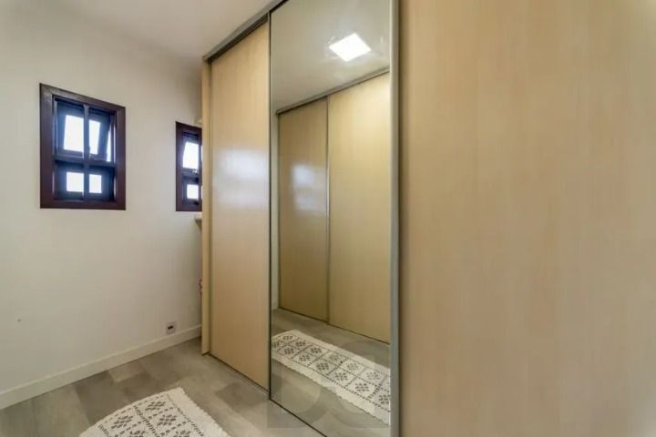 Casa 4 quartos com 233 m2 — foto 12
