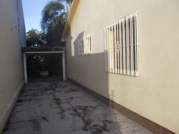 Casa com 03 quartos em terreno de 13:20 x 7501, no bairro Medianeira — foto 1