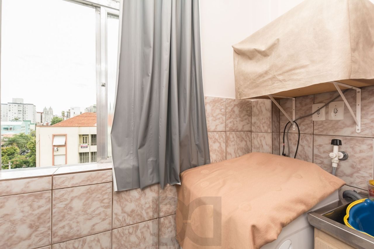 Apartamento, 2 dormitórios, 2 banheiros, 114m², Bairro Floresta — foto 18
