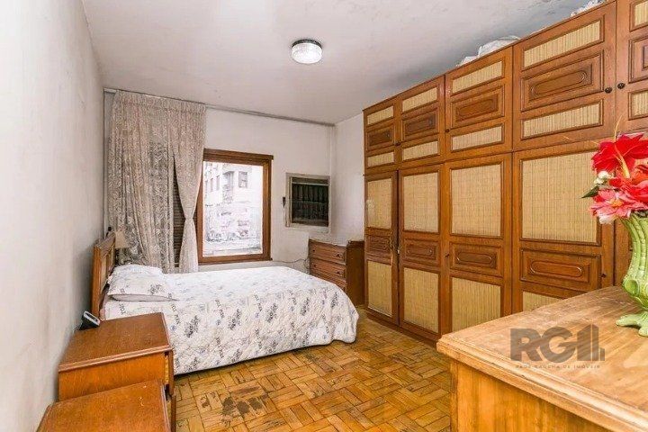 Casa Residencial ou comercial com 4 dormitórios, 2 banheiros — foto 5