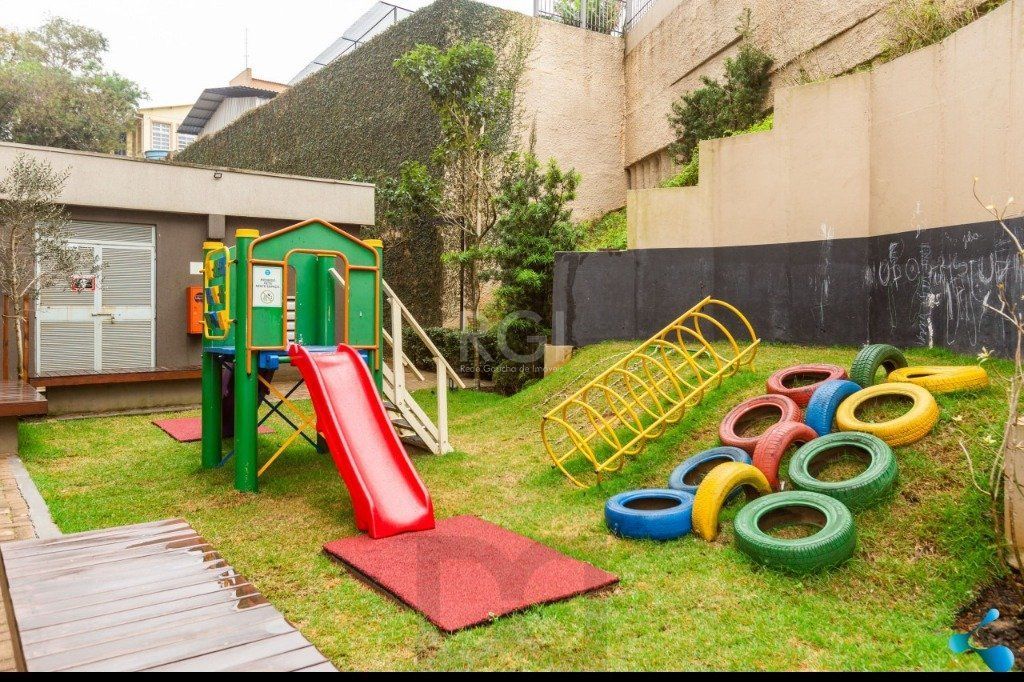 vende 03 dormitórios, living para dois ambientes, banheiro social, cozinha com churrasqueira e área de serviço com garagem — foto 29
