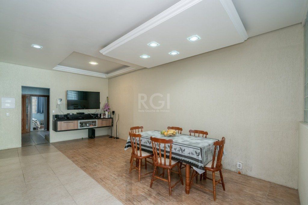 Casa para Venda - 259m², 4 dormitórios, sendo 1 suites, 4 vagas - Coronel Aparício Borges — foto 7