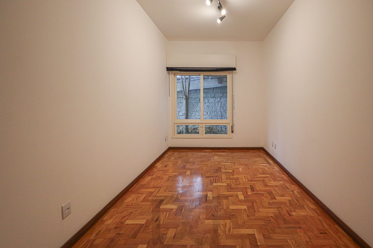 Apartamento 1 dormitório,  com garagem, 50m2, Bairro Higienópolis — foto 1