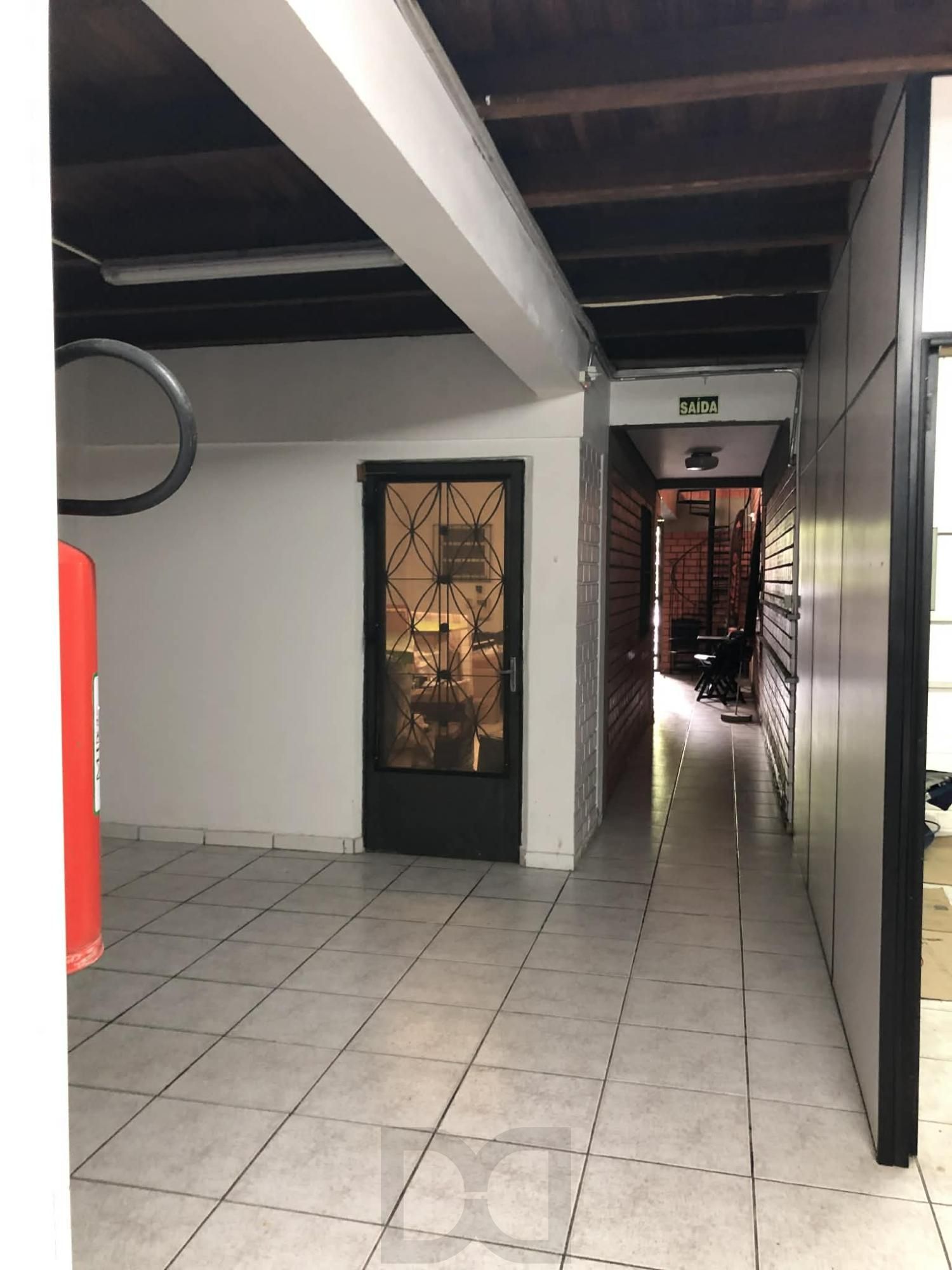 Predio residencial sendo uma cobertura e mais 03 apartamentos — foto 27