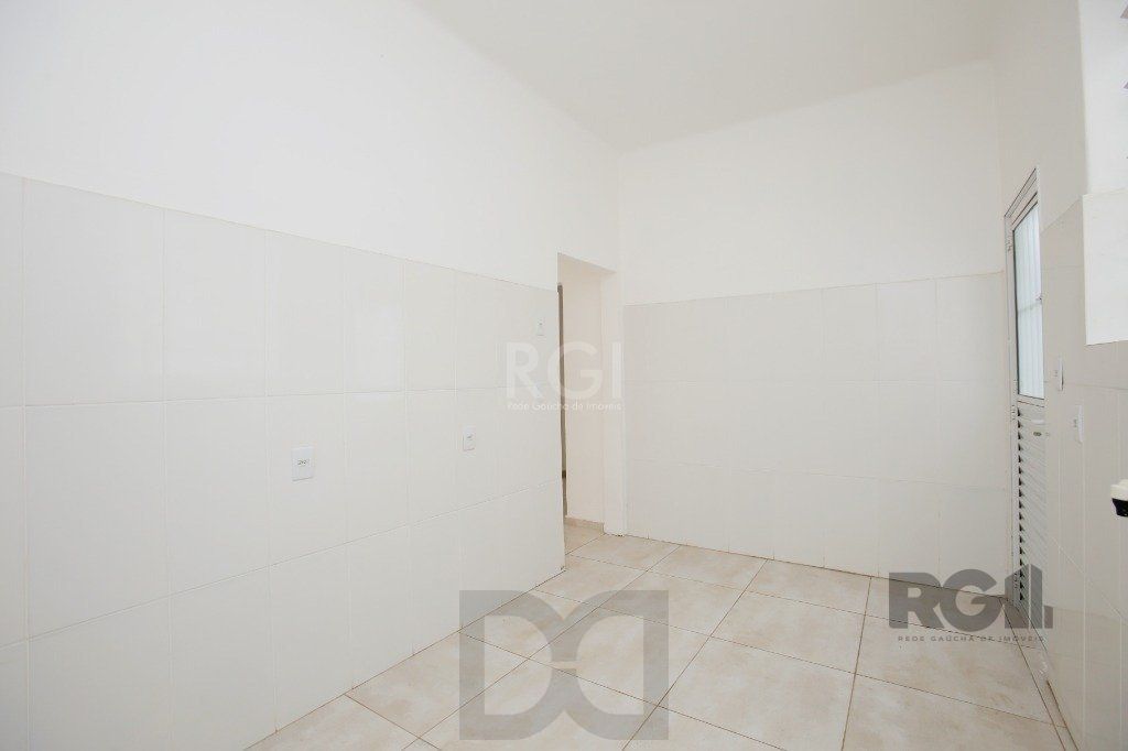 Prédio 3 andares. Composto de salas e apartamentos — foto 31