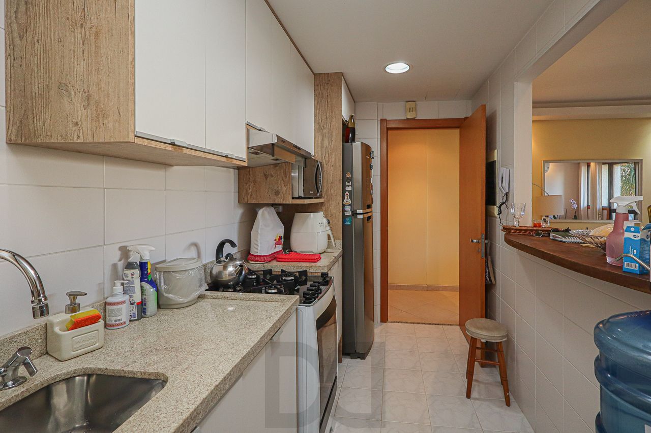 Apartamento 03 quartos de frente com sacada e com garagem — foto 12