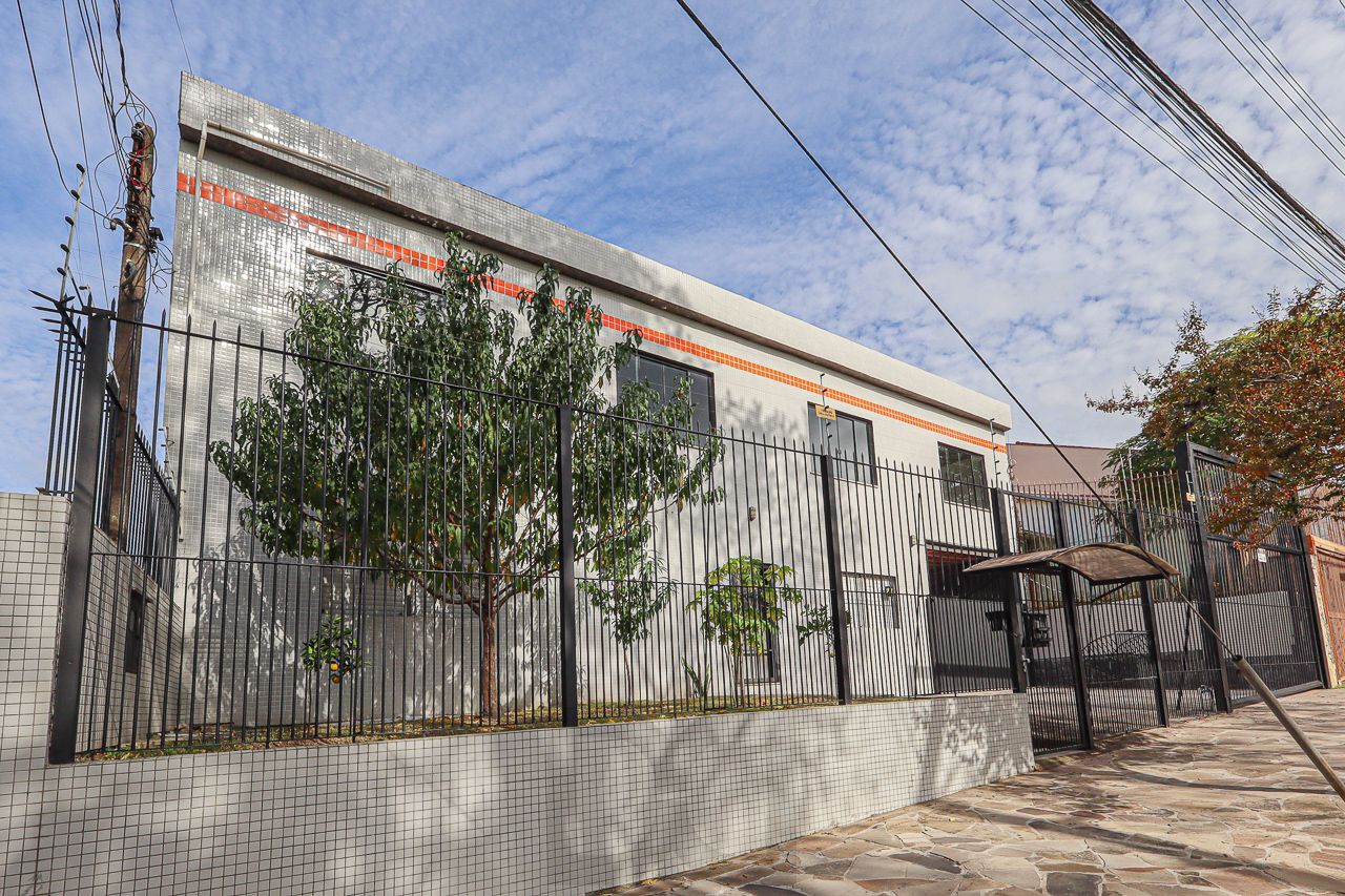 Pavilhao Comercial, Locação / Venda, 596 m², Bairro Partenon, Porto Alegre — foto 1