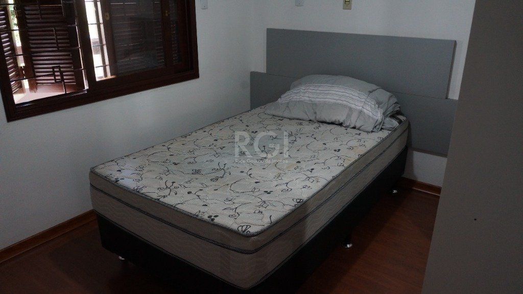 Casa para Venda - 162m², 3 dormitórios, sendo 1 suites, 3 vagas - Agronomia — foto 4
