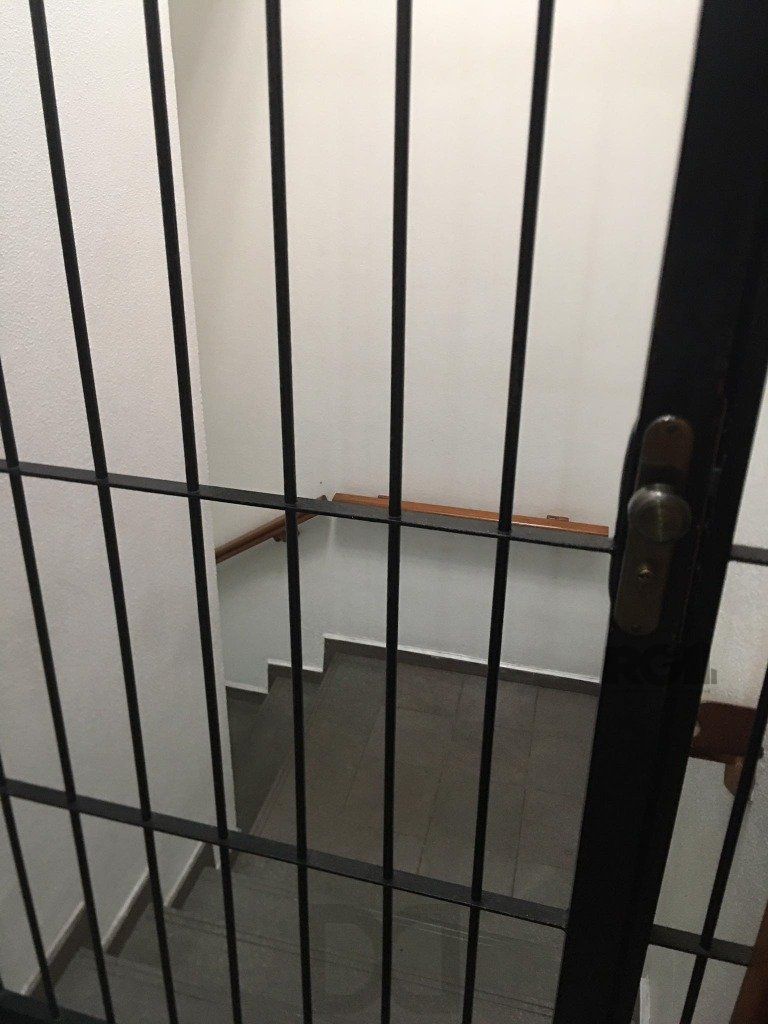Prédio comercial com 02 lojas e 06 salas no bairro Jardim Itu, Porto Alegre/RS — foto 10