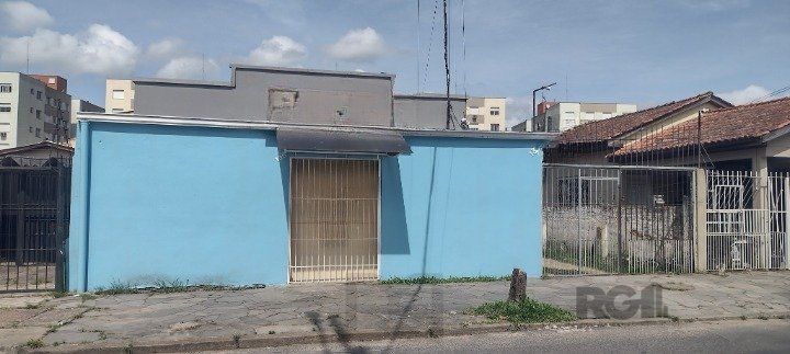 INVESTIMENTO: Prédio com Bairro partenon em Porto Alegre. — foto 1