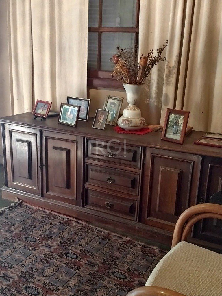 Casa para Venda - 137m², 1 dormitório, sendo 1 suites, 4 vagas - Floresta — foto 3