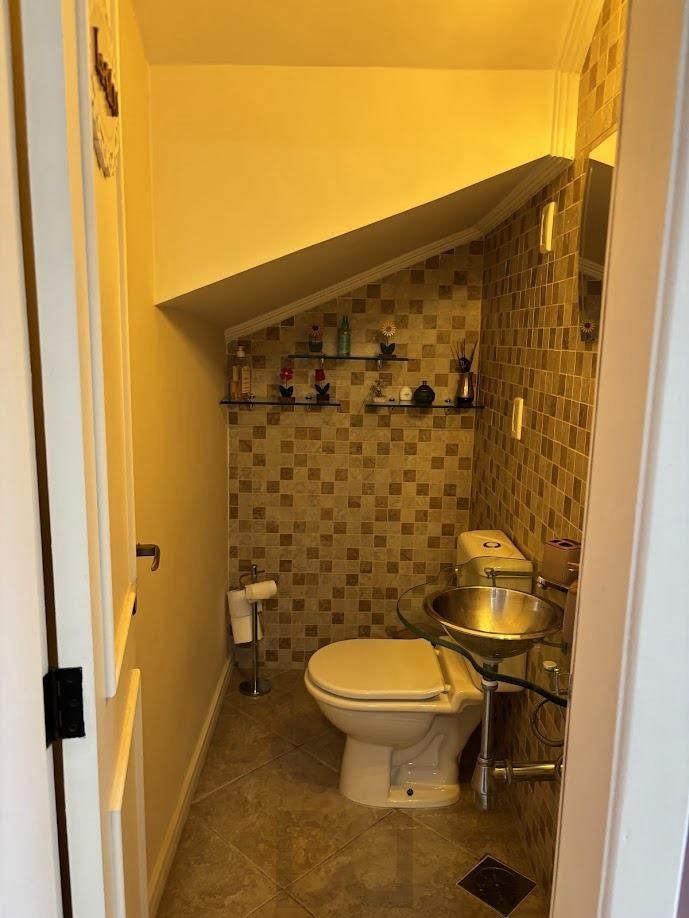 Casa em Condomínio com 3 Dormitórios, Suíte, Sótão e 2 Vagas — foto 34