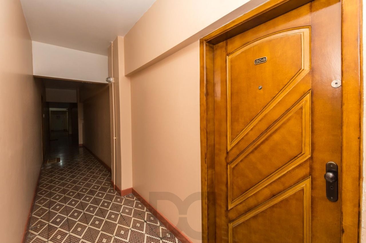 Apartamento, 2 dormitórios, 2 banheiros, 114m², Bairro Floresta — foto 33