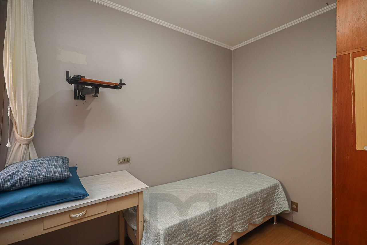 02 quartos no Bairro Higienópolis com Churrasqueira, Garagem e elevador — foto 31