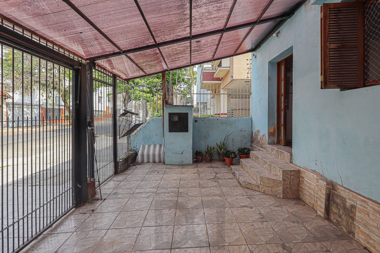 Vende sobrado com 3 dormitórios no bairro Floresta Porto Alegre/RS — foto 32