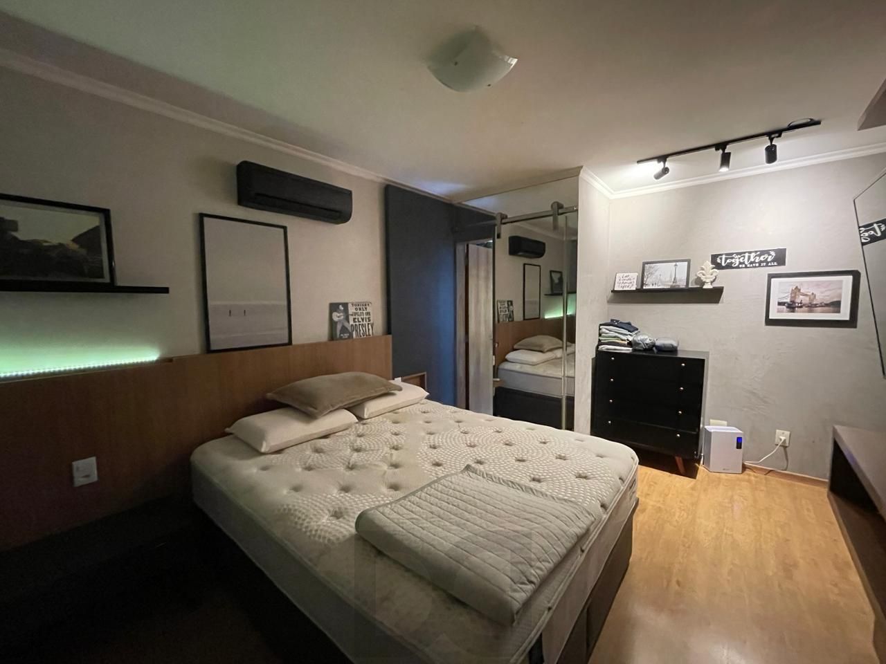 Apartamento à venda, 2 Quartos, 2 Banheiros, 2 Vagas, Bairro Menino Deus — foto 10