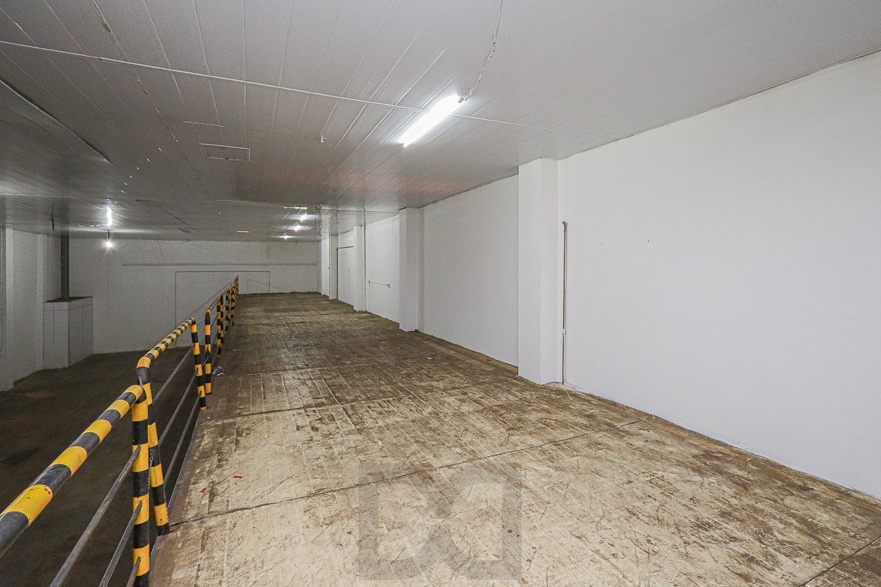 Prédio Comercial com entrada para caminhão — foto 6