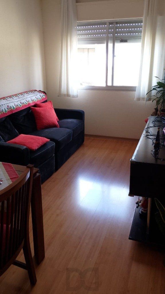 Com 2 quartos espaçosos, 1 banheiro, e 1 vaga de garagem — foto 1