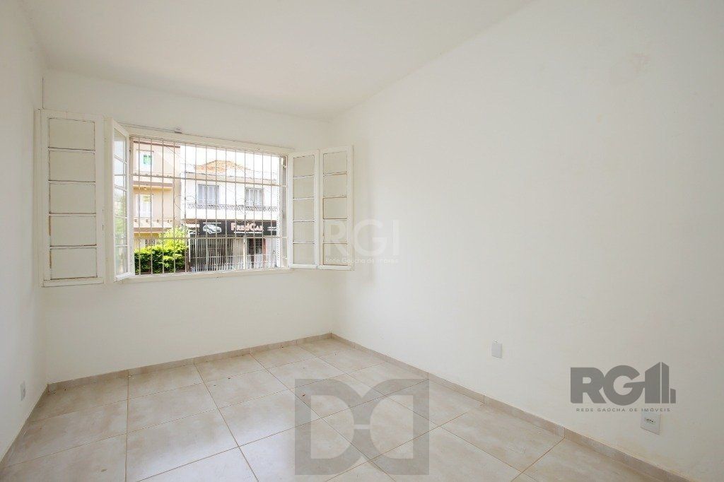 Prédio 3 andares. Composto de salas e apartamentos — foto 9