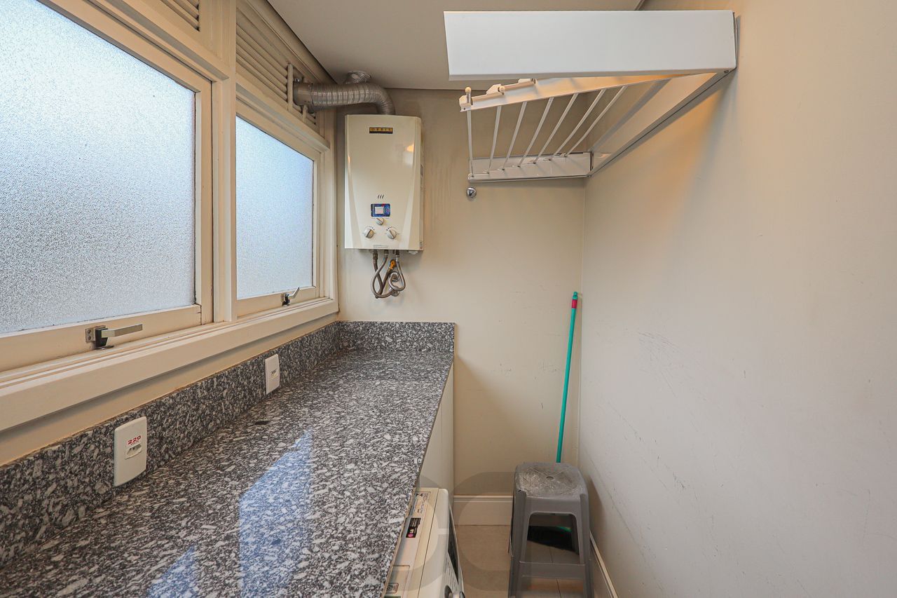 Apartamento 02 Quartos no Bairro Petrópolis em Porto Alegre — foto 13
