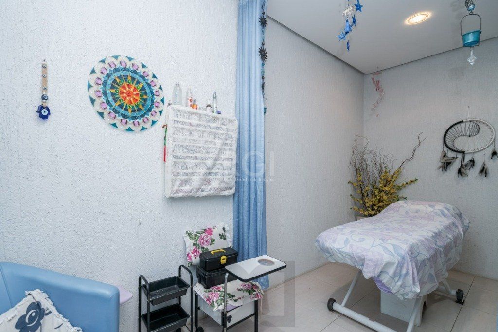 Casa para Venda - 259m², 4 dormitórios, sendo 1 suites, 4 vagas - Coronel Aparício Borges — foto 24