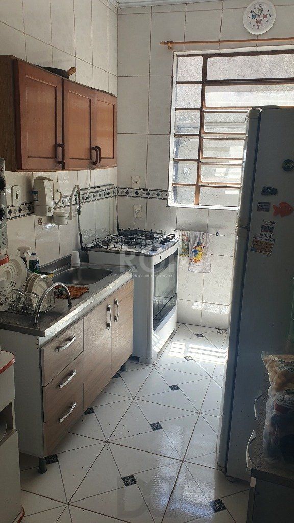 Casa para Venda - 290m², 4 dormitórios, sendo 2 suites, 2 vagas - Cascata — foto 4