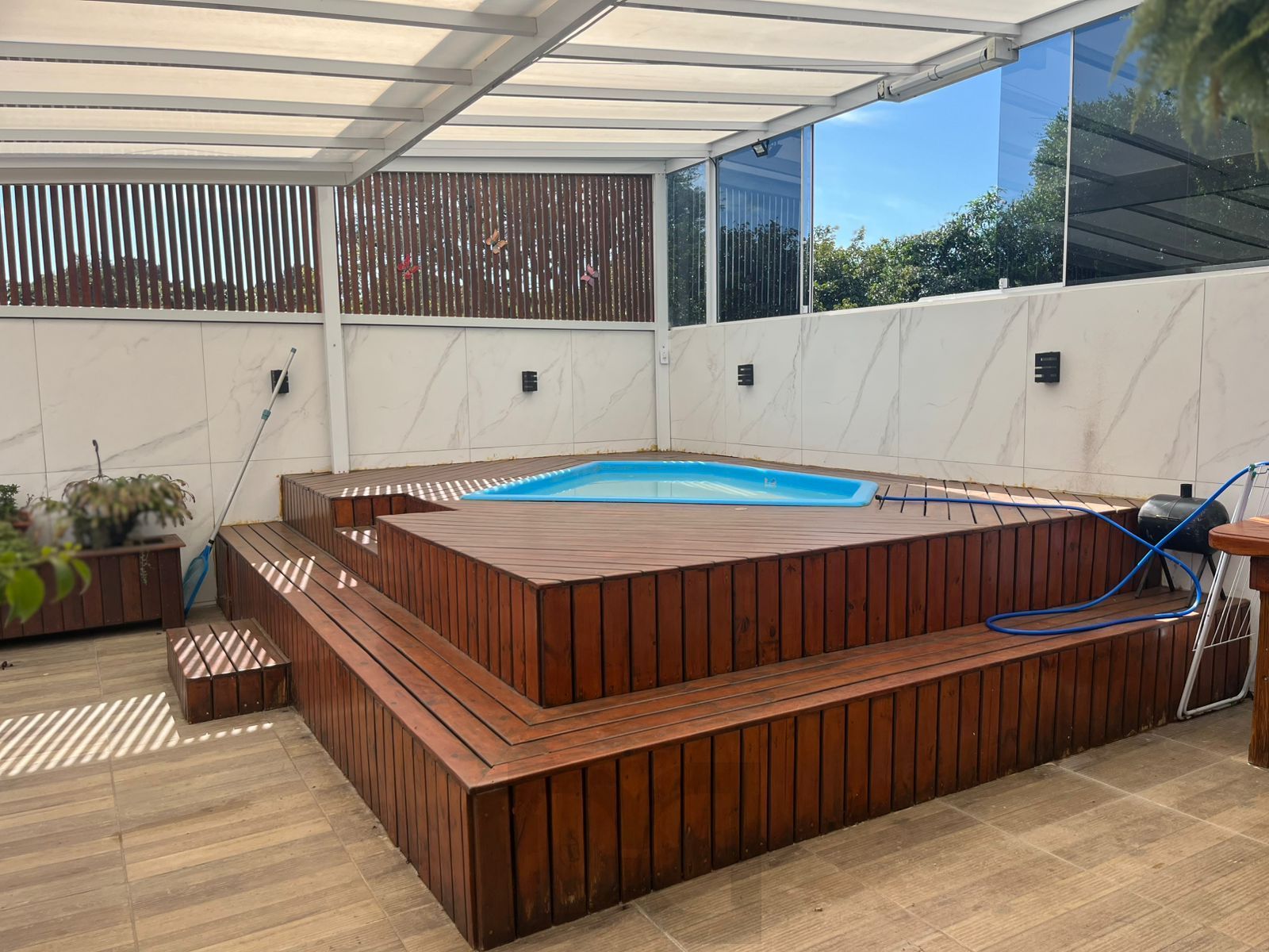 Vendo casa com piscina na Lomba do Pinheiro — foto 1