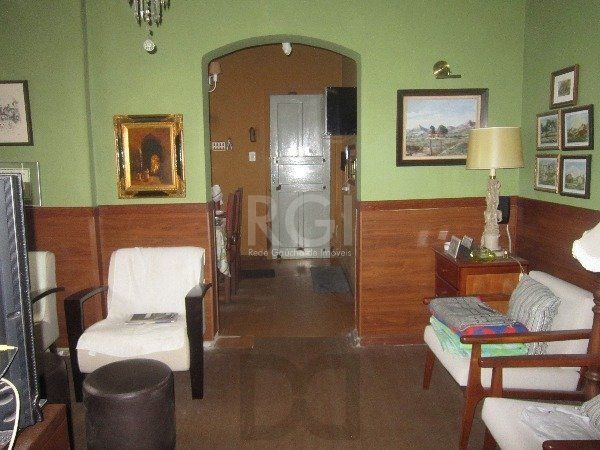 Casa para Venda - 137m², 1 dormitório, sendo 1 suites, 4 vagas - Floresta — foto 4