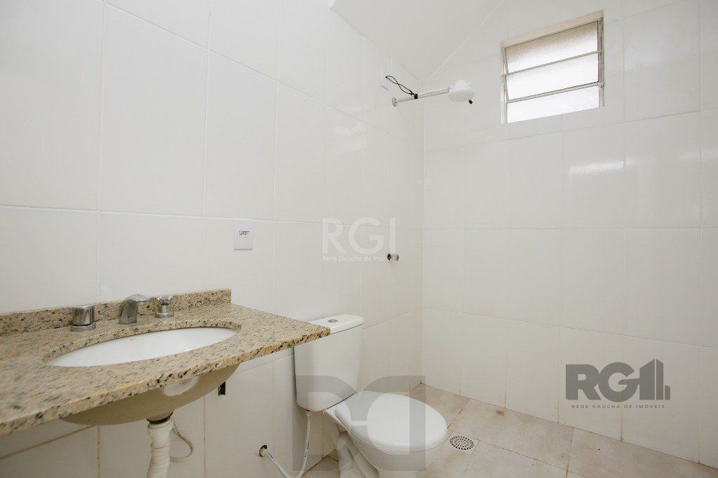 Prédio 3 andares. Composto de salas e apartamentos — foto 34