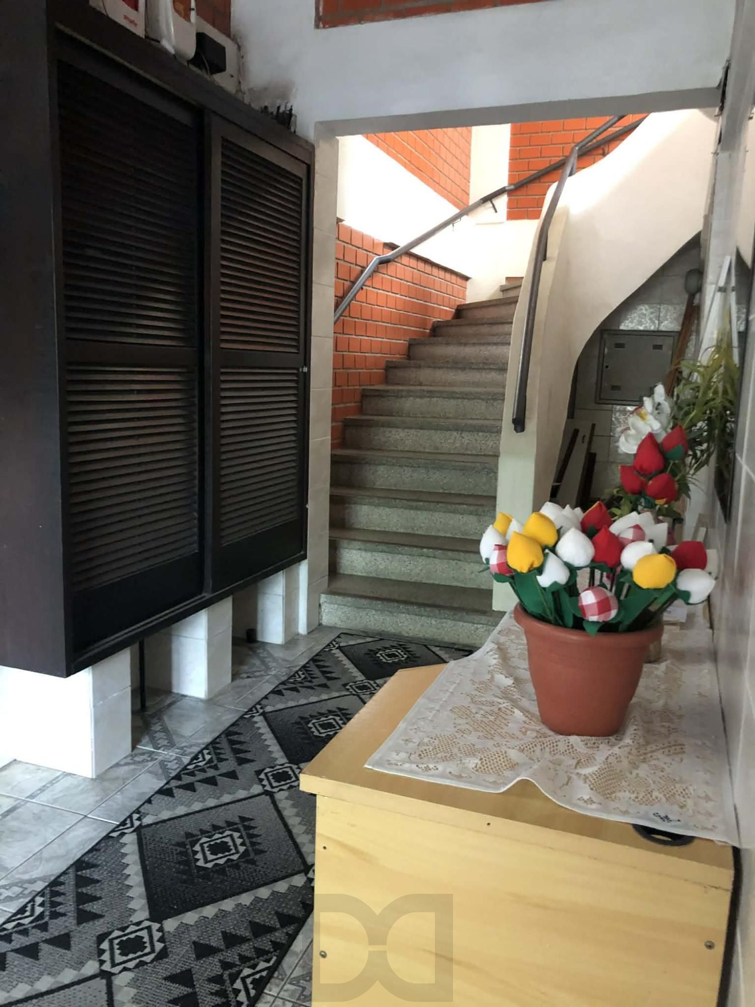 Predio residencial sendo uma cobertura e mais 03 apartamentos — foto 26