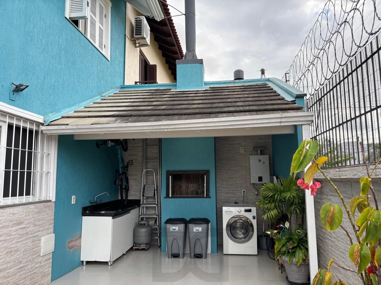 Casa em Condomínio com 3 Dormitórios, Suíte, Sótão e 2 Vagas — foto 23