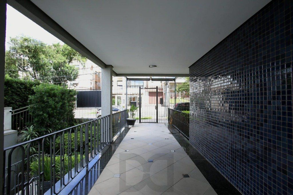 Apartamento, 2 Quartos, 2 Vagas, Bairro Petrópolis — foto 3
