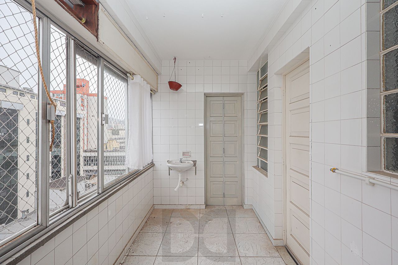 Apartamento 02 dormitórios no Bairro Floresta em Porto Alegre — foto 22