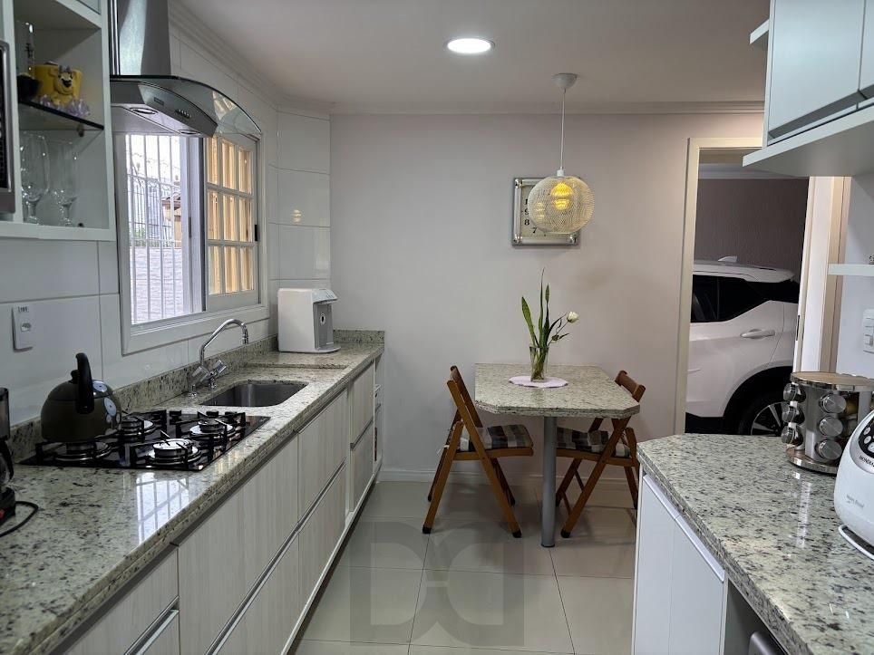 Casa em Condomínio com 3 Dormitórios, Suíte, Sótão e 2 Vagas — foto 27