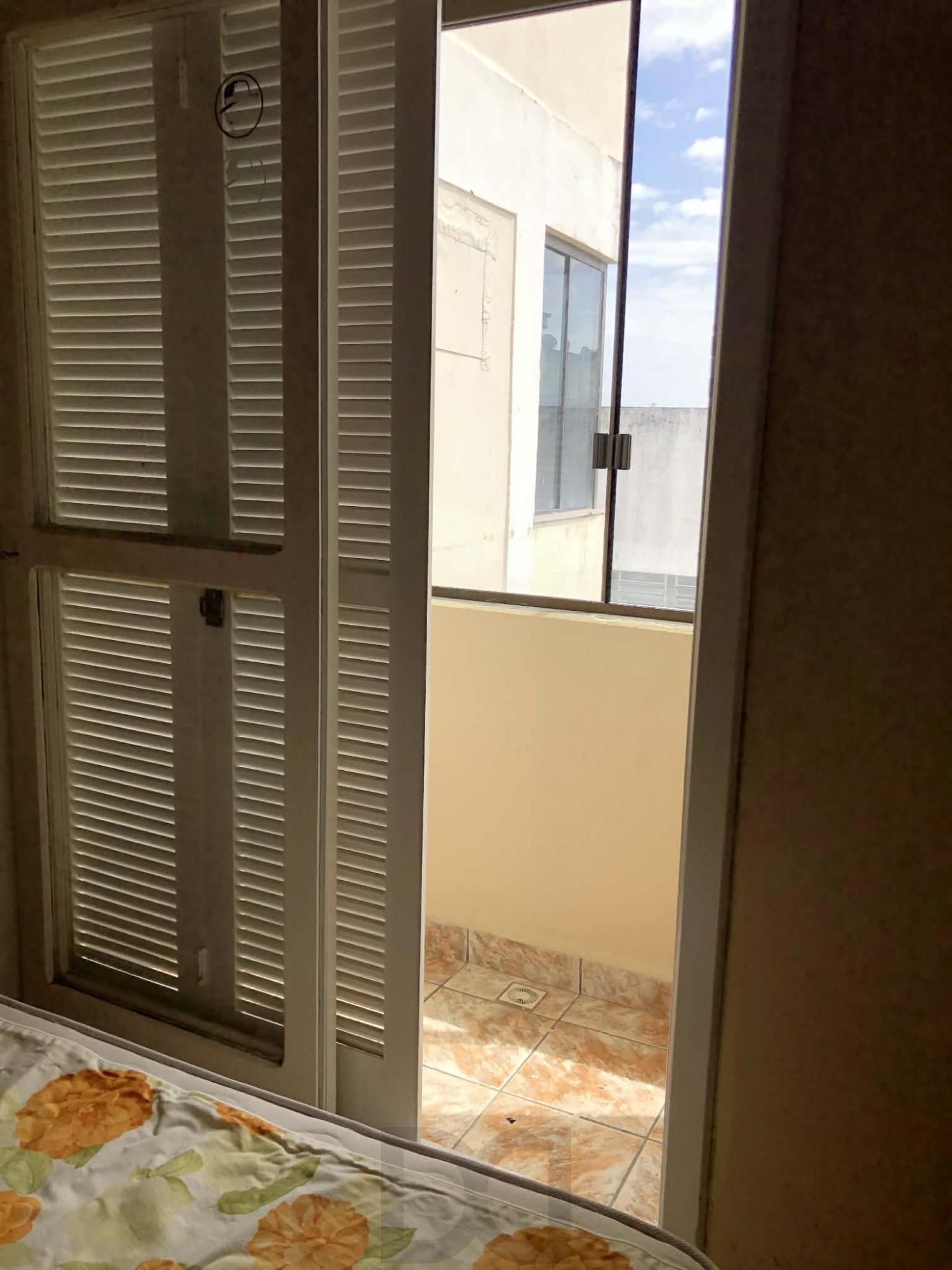 Predio residencial sendo uma cobertura e mais 03 apartamentos — foto 9