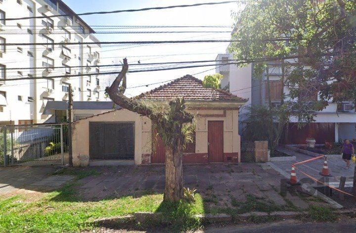 Terreno no Bairro Higienópolis em Porto Alegre com 348 m2 — foto 1