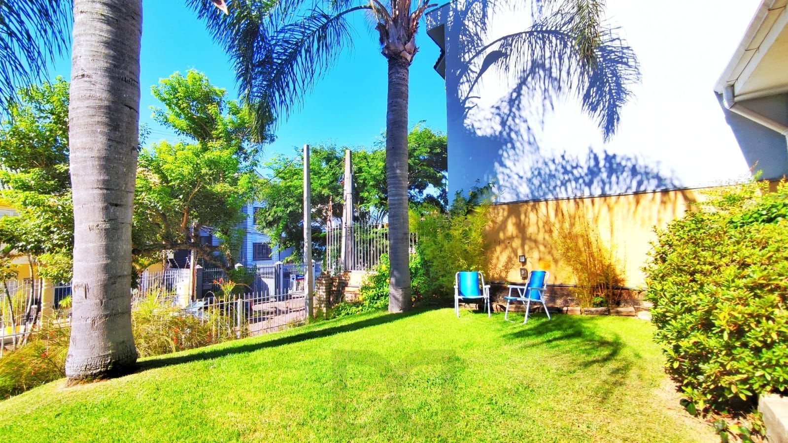 Casa com 4 Quartos e 2 banheiros e 2 Suites à Venda, 153 m² por R$ 990.000 — foto 2