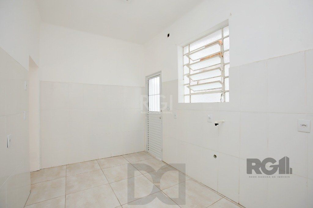 Prédio 3 andares. Composto de salas e apartamentos — foto 16