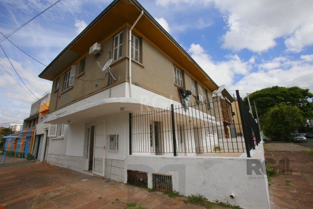 Prédio 3 andares. Composto de salas e apartamentos — foto 6