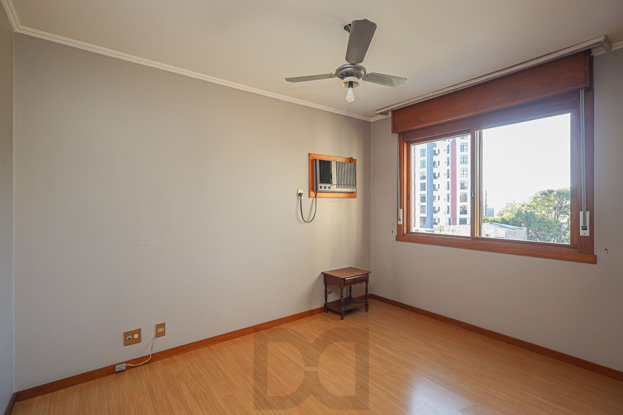 02 quartos no Bairro Higienópolis com Churrasqueira, Garagem e elevador — foto 23