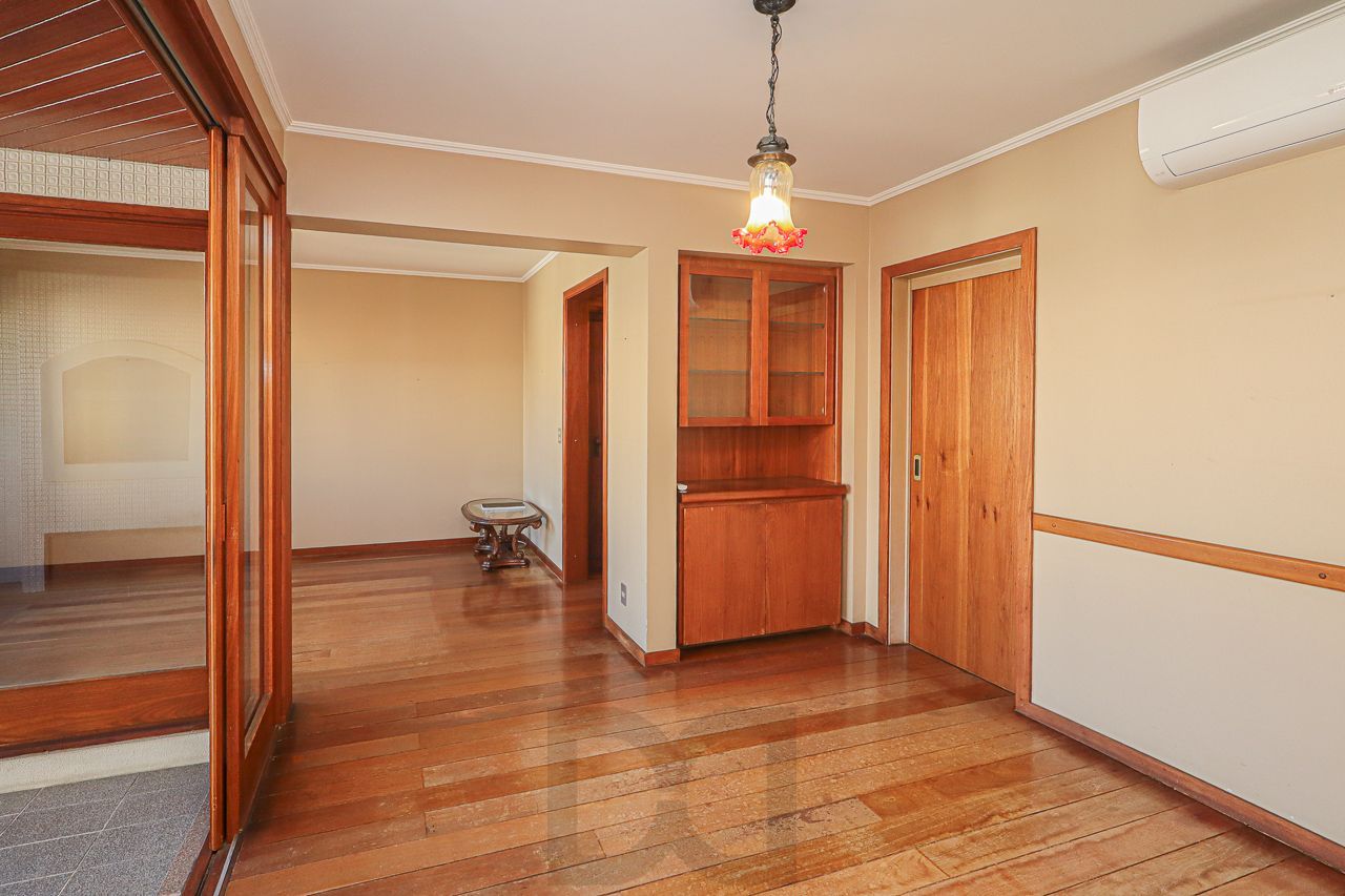 02 quartos no Bairro Higienópolis com Churrasqueira, Garagem e elevador — foto 8